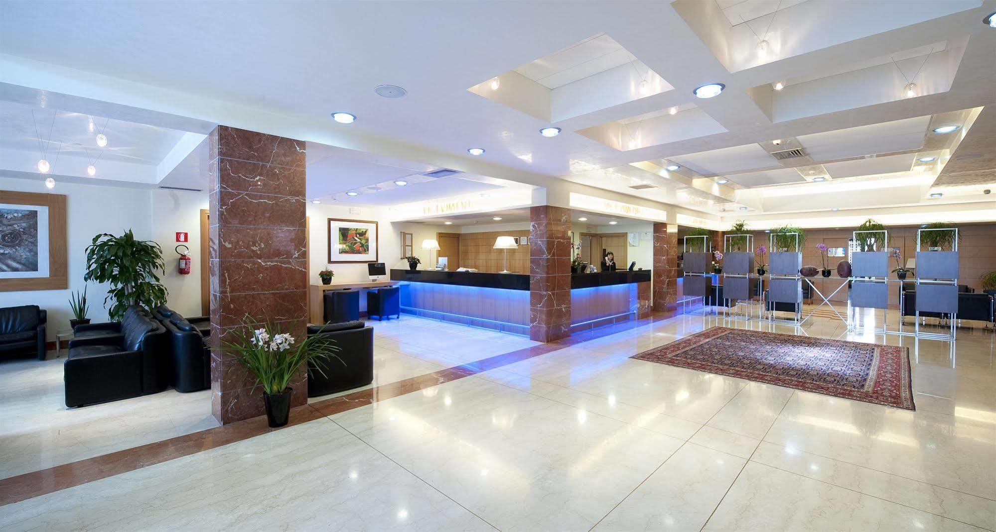 Park Hotel Centro Congressi Potenza Buitenkant foto