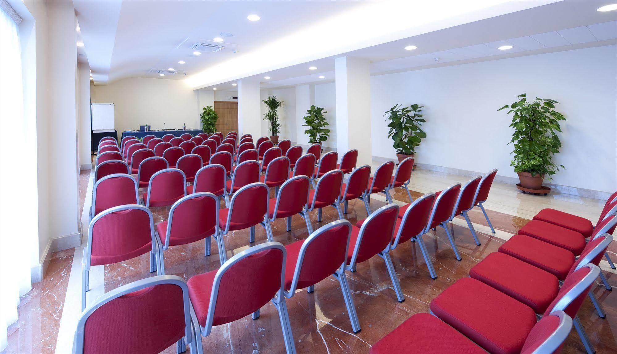 Park Hotel Centro Congressi Potenza Buitenkant foto